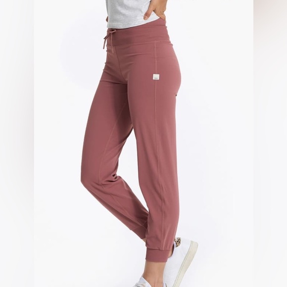 Vuori Daily Joggers - Women's Size XL - Picture 1 of 11